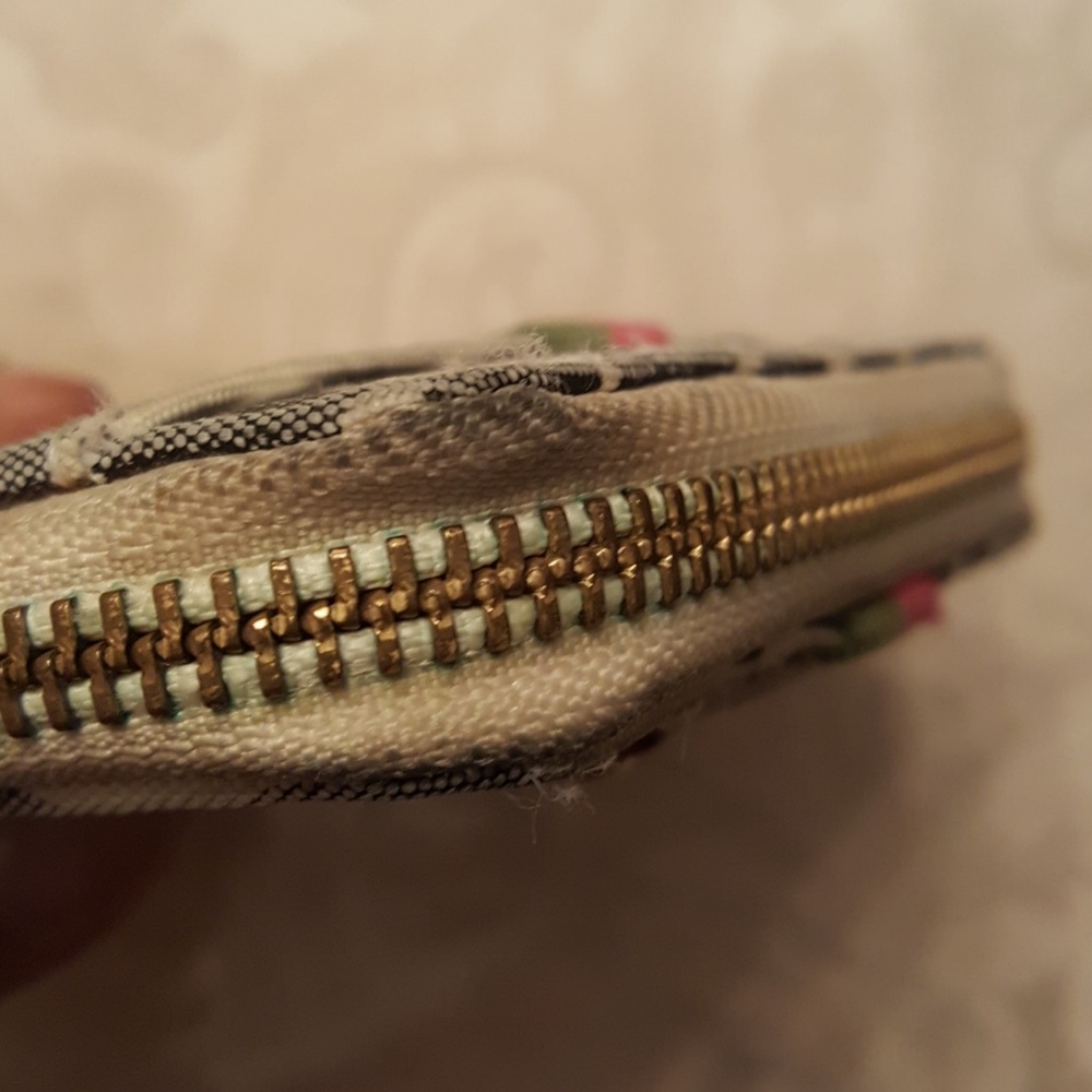 Kate Spade Wallet - Picture 6 of 7